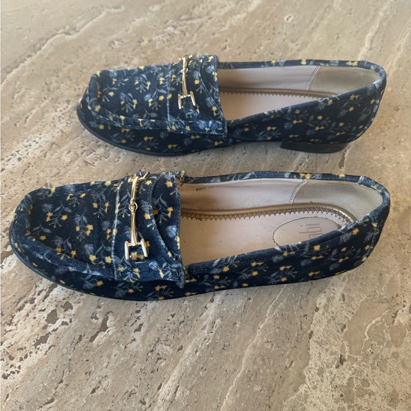 Cabi Carnaby Velvet Loafer - Picture 4 of 5